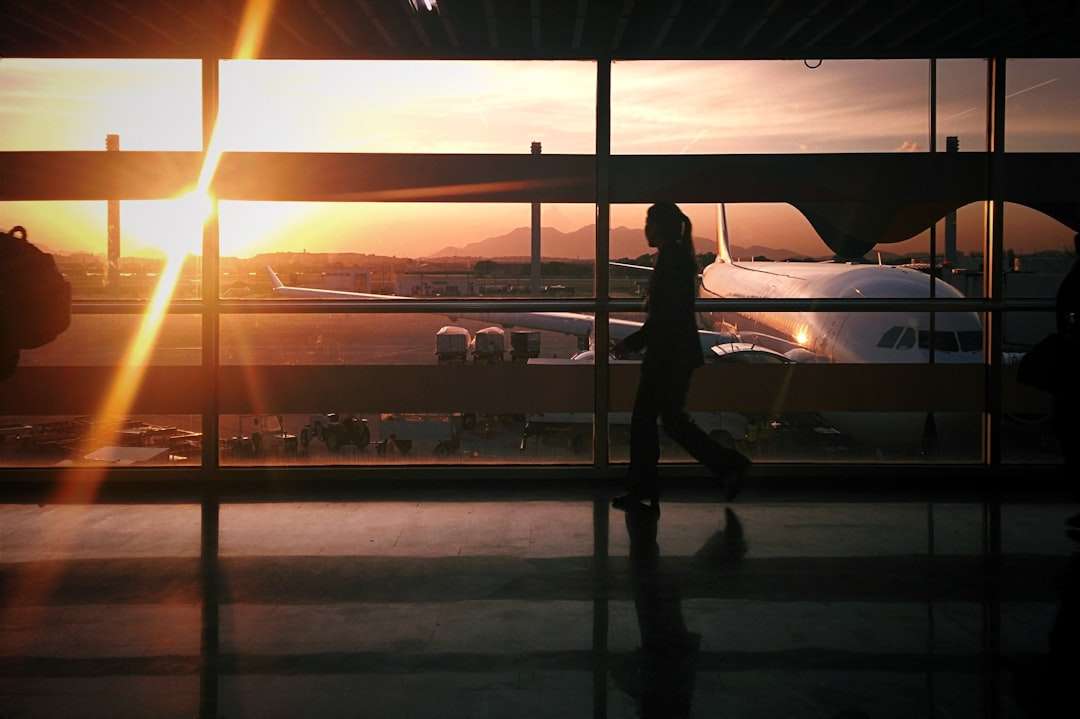 Mastering Last-Minute Travel Deals: Tricks to Snag Cheap Flights and Stays